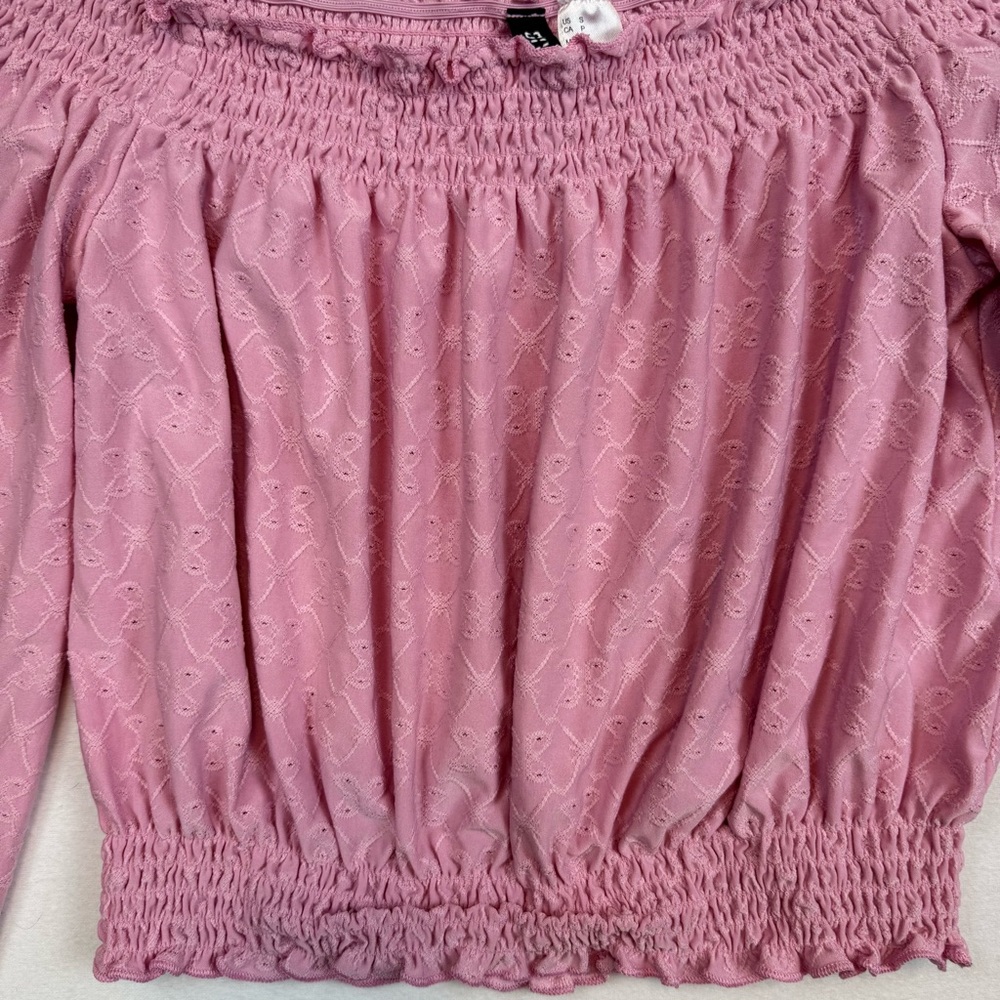 H&M DIVIDED Pink Eyelet Off Shoulder Crop Top Smocked Long Sleeve Size Small - Picture 4 of 6